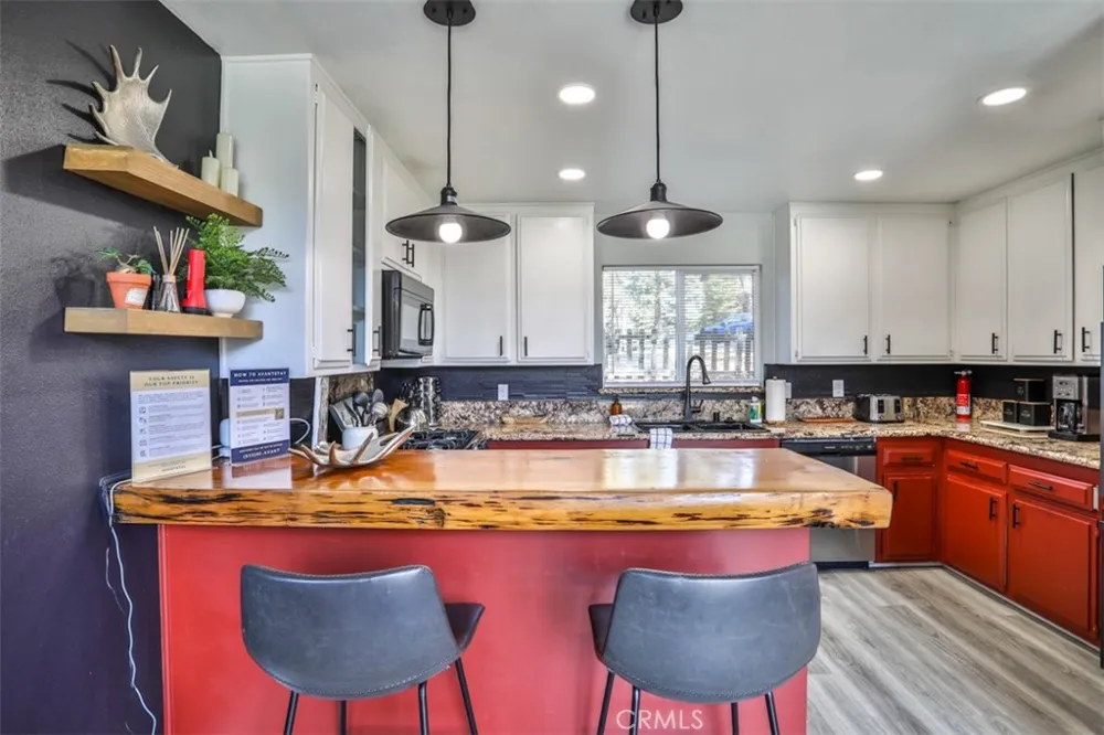24833 Matterhorn Court Crestline, CA 92325
