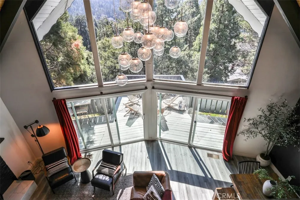 24833 Matterhorn Court Crestline, CA 92325