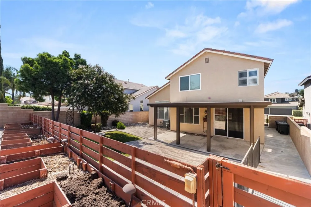 14848 Rodeo Fontana, CA 92336