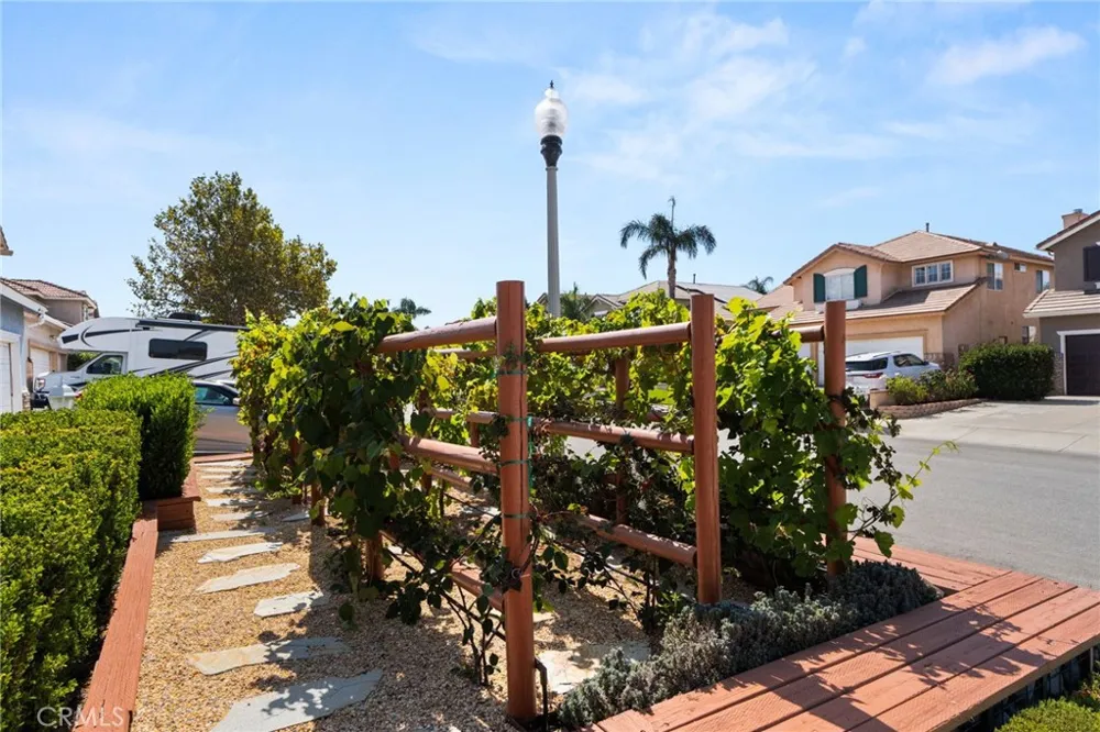 14848 Rodeo Fontana, CA 92336