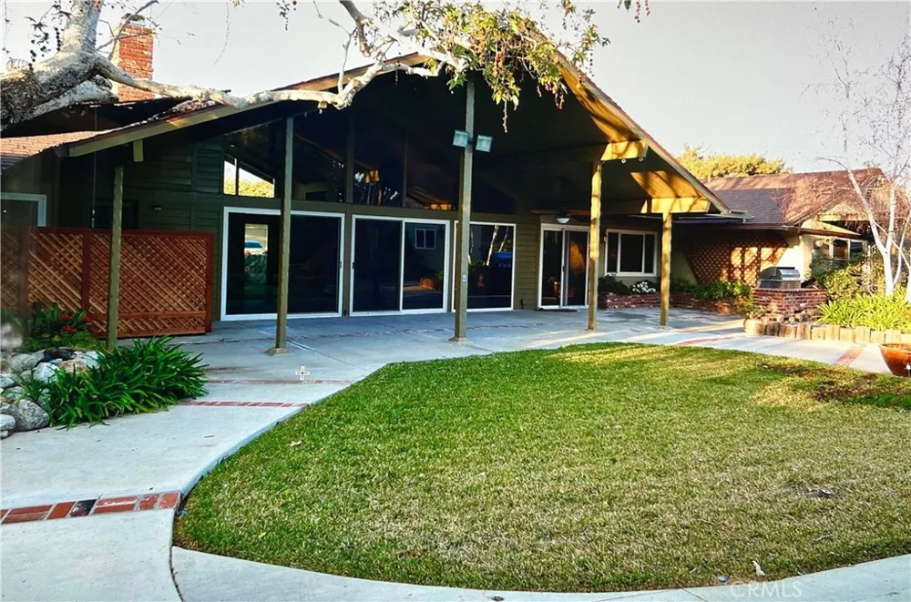 838 Maryhurst Claremont, CA 91711