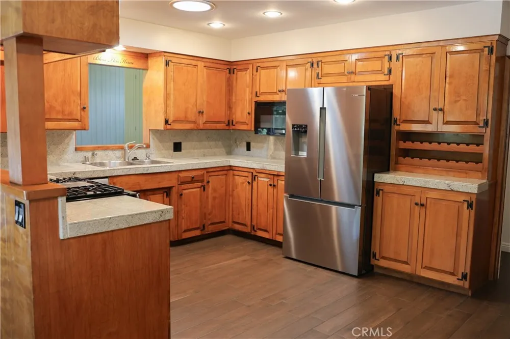 838 Maryhurst Claremont, CA 91711