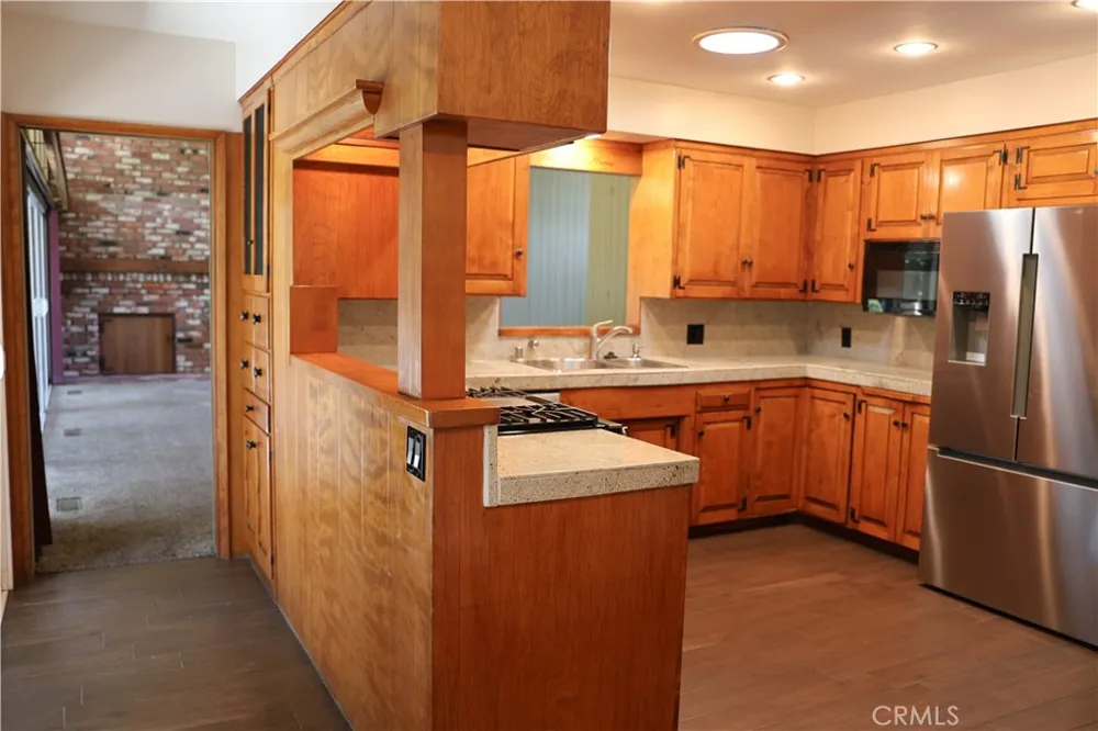 838 Maryhurst Claremont, CA 91711