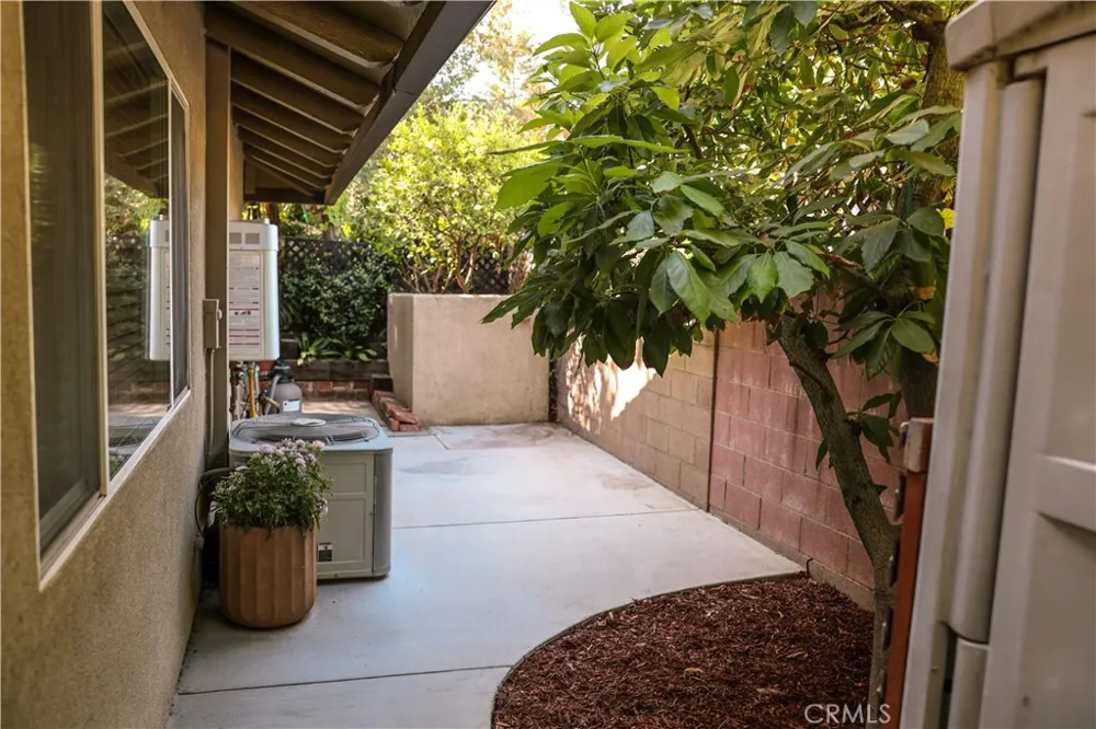 838 Maryhurst Claremont, CA 91711