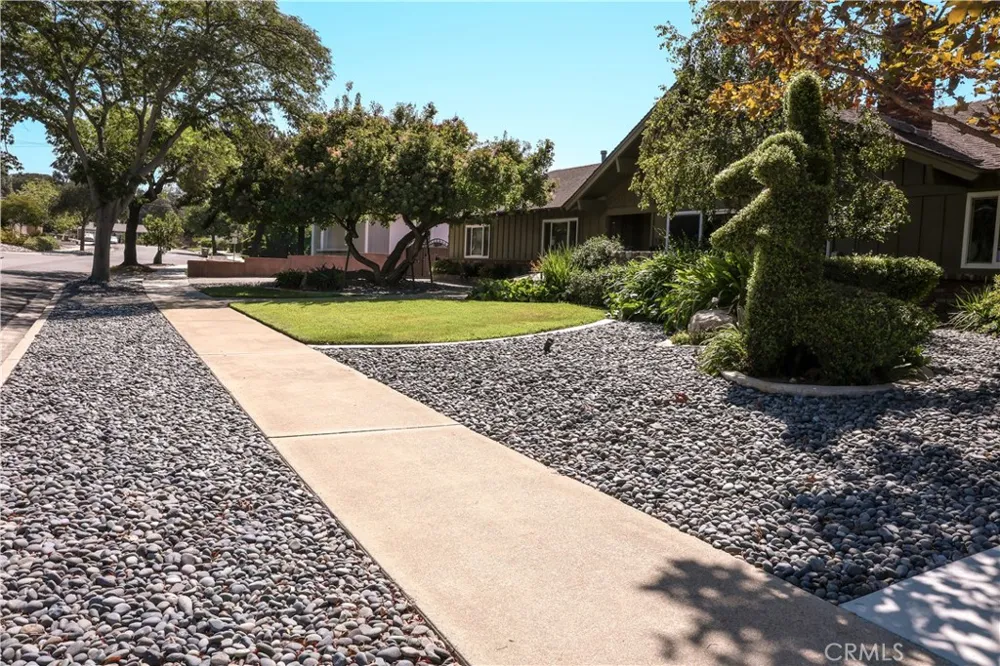 838 Maryhurst Claremont, CA 91711
