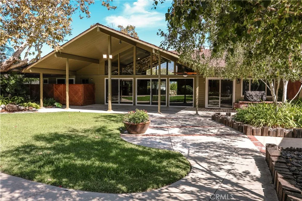 838 Maryhurst Claremont, CA 91711
