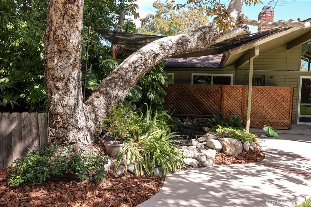 838 Maryhurst Claremont, CA 91711