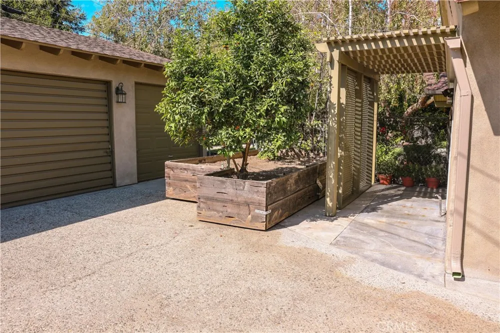 838 Maryhurst Claremont, CA 91711