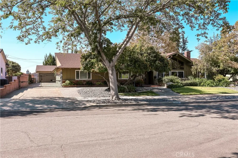 838 Maryhurst Claremont, CA 91711