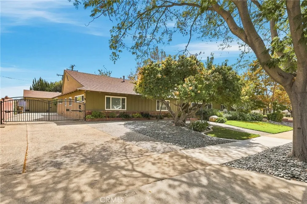 838 Maryhurst Claremont, CA 91711