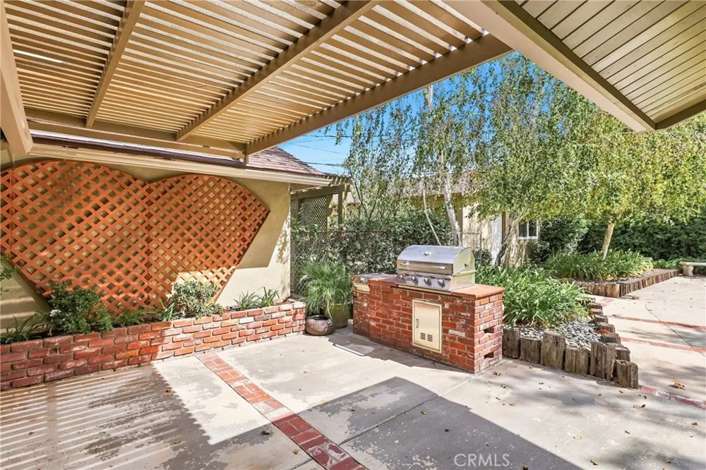 838 Maryhurst Claremont, CA 91711