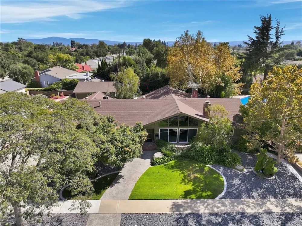838 Maryhurst Claremont, CA 91711