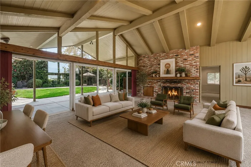 838 Maryhurst Claremont, CA 91711