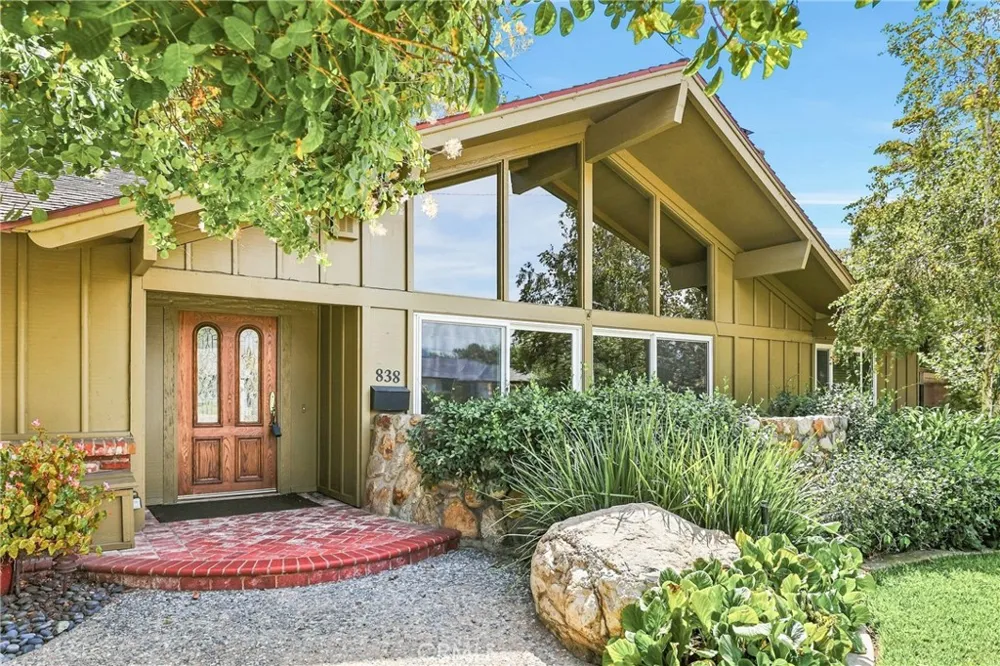 838 Maryhurst Claremont, CA 91711