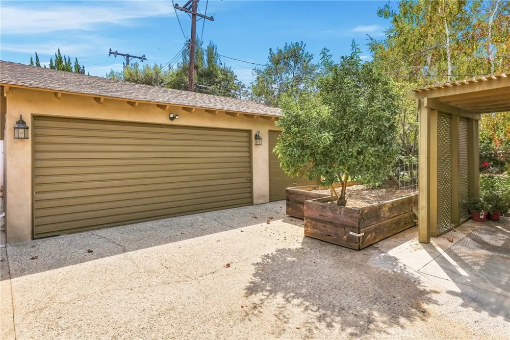 838 Maryhurst Claremont, CA 91711