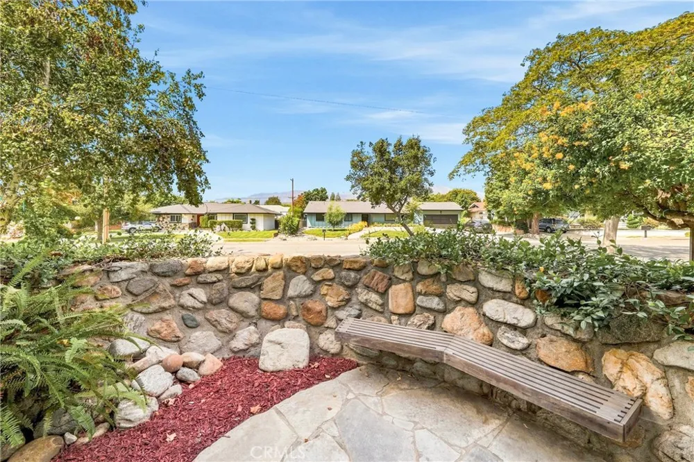 838 Maryhurst Claremont, CA 91711