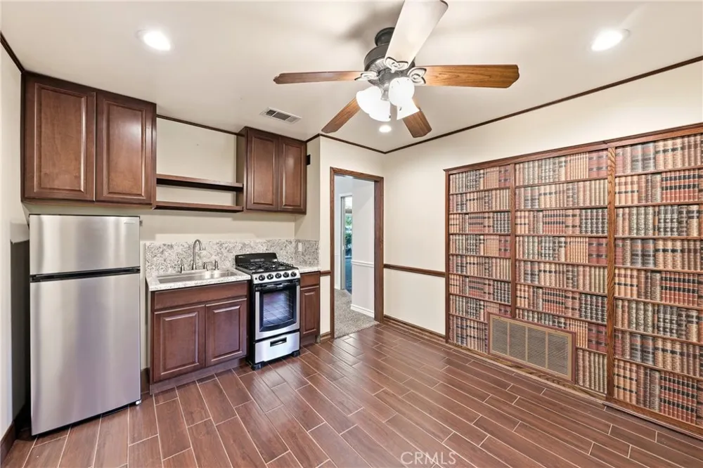 838 Maryhurst Claremont, CA 91711