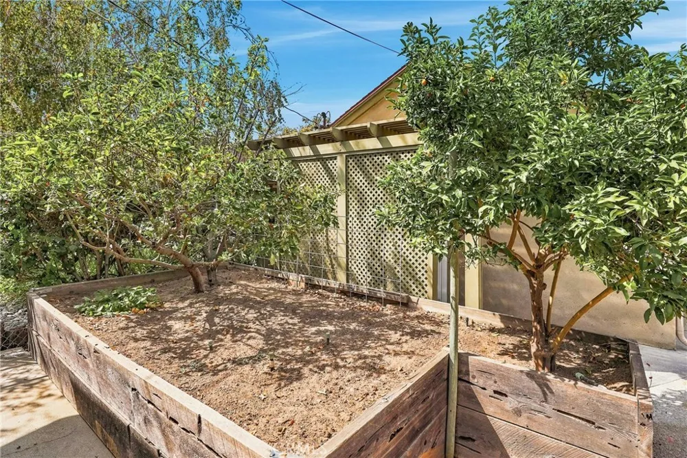 838 Maryhurst Claremont, CA 91711