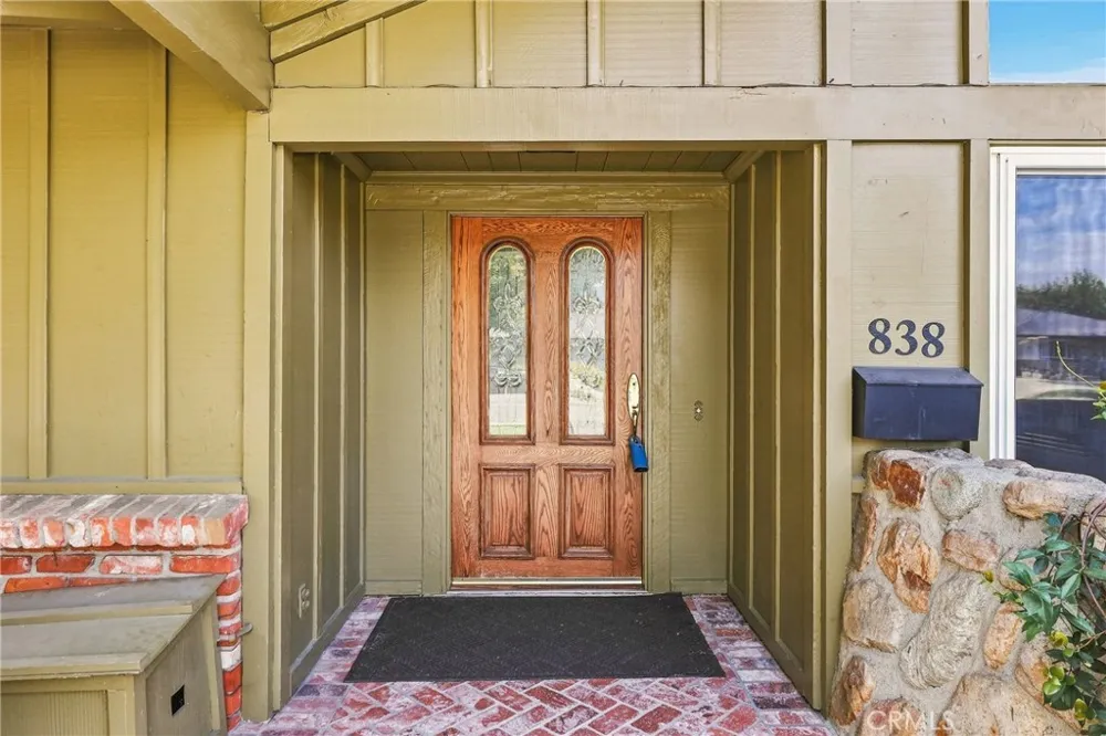 838 Maryhurst Claremont, CA 91711