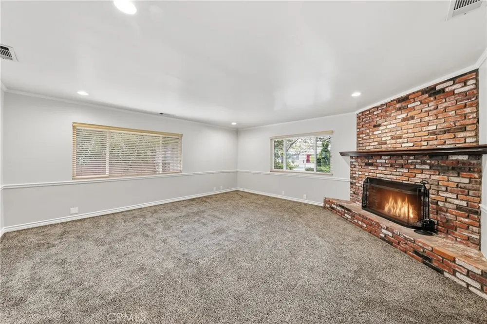 838 Maryhurst Claremont, CA 91711
