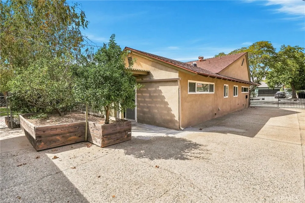 838 Maryhurst Claremont, CA 91711