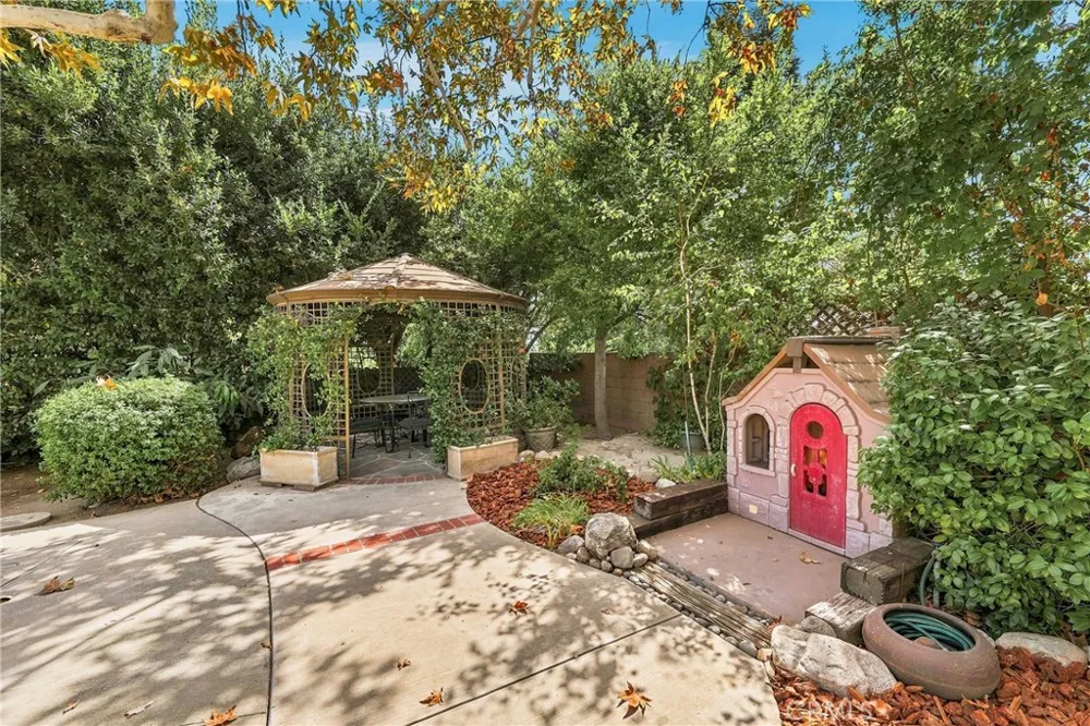 838 Maryhurst Claremont, CA 91711
