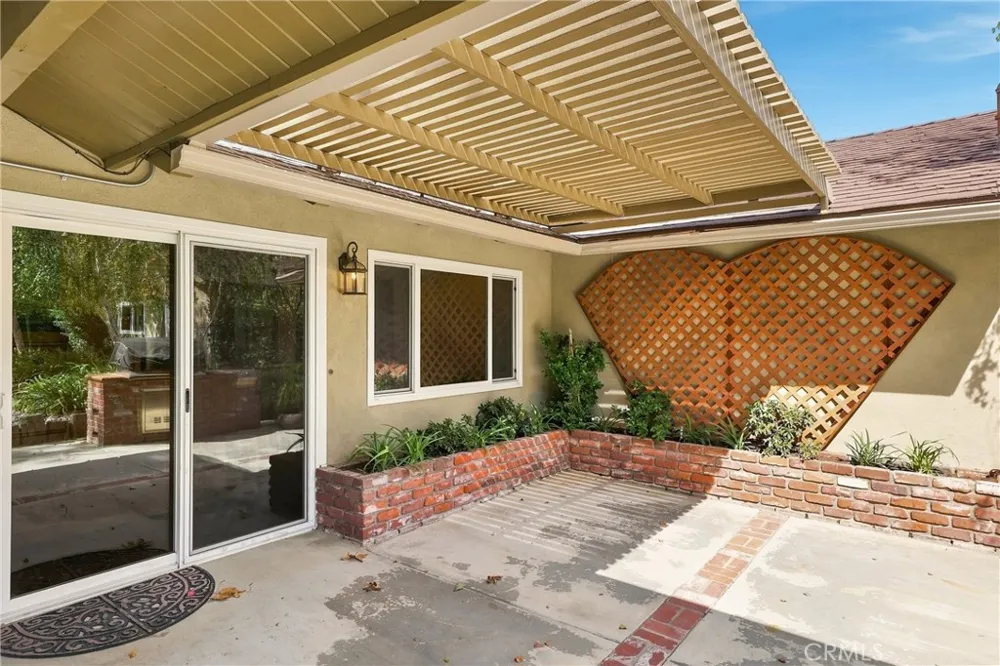 838 Maryhurst Claremont, CA 91711