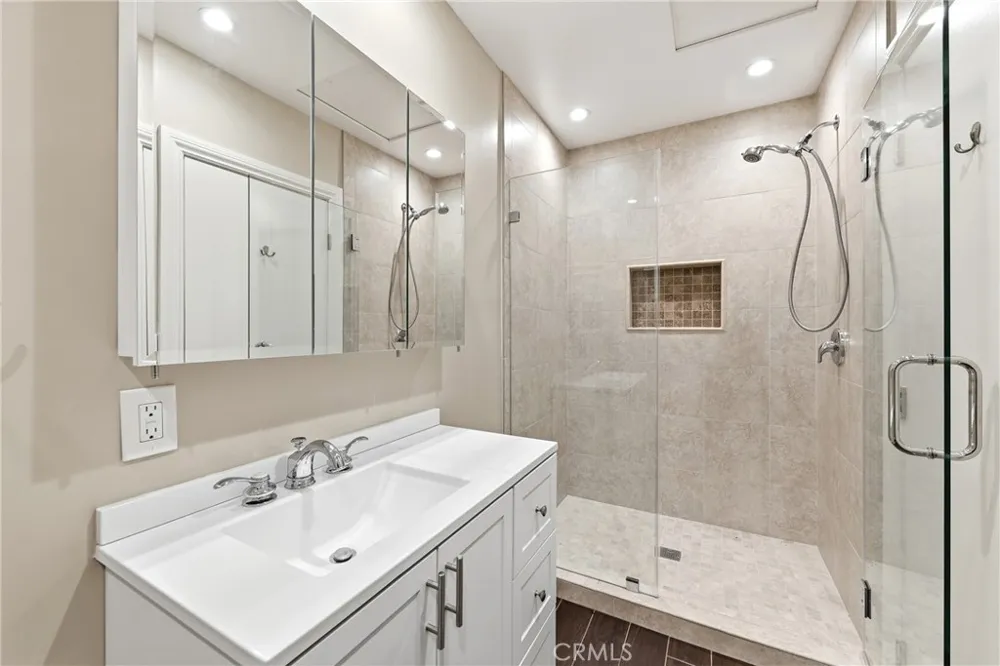 838 Maryhurst Claremont, CA 91711