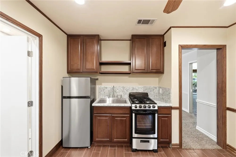 838 Maryhurst Claremont, CA 91711
