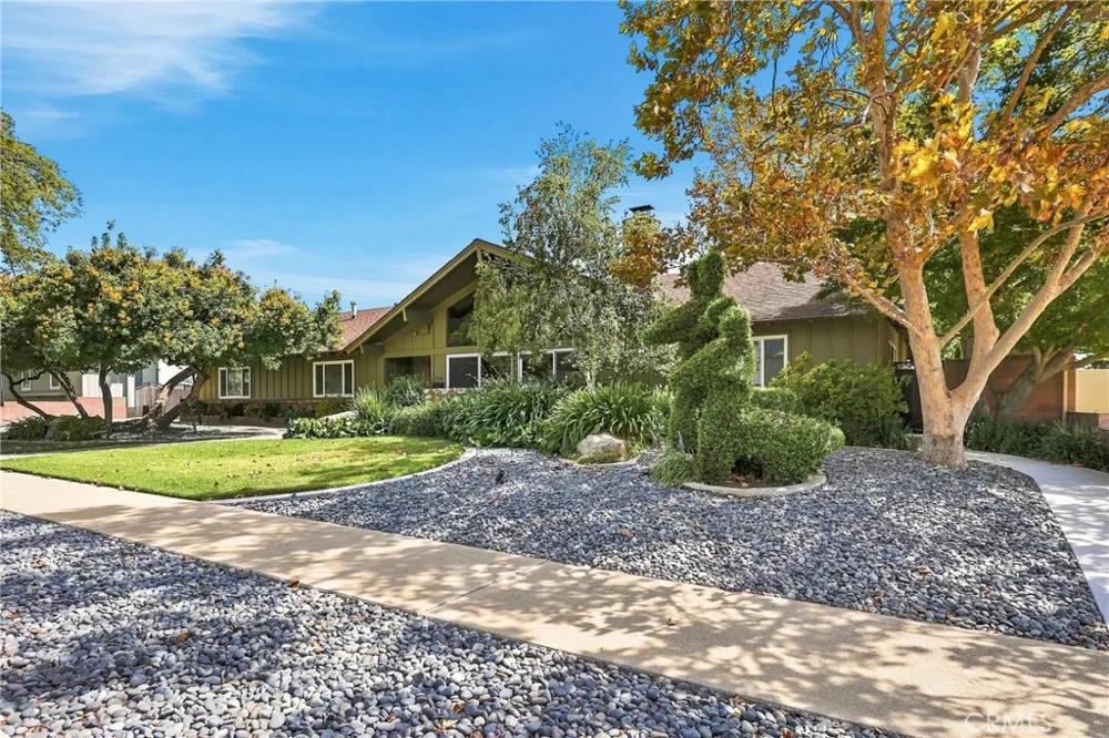 838 Maryhurst Claremont, CA 91711