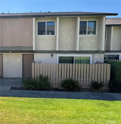 2300 S Hacienda #E5