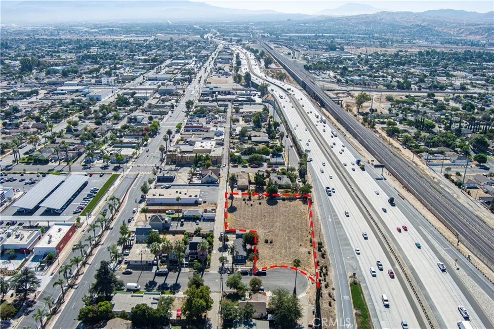 100 2nd Colton, CA 92324