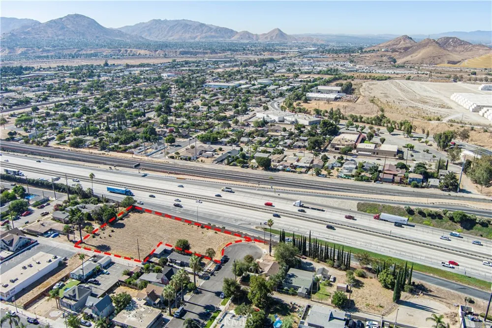 100 2nd Colton, CA 92324