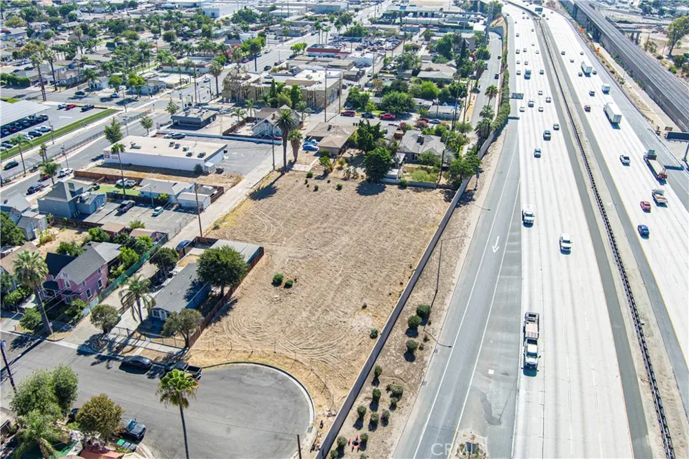 100 2nd Colton, CA 92324