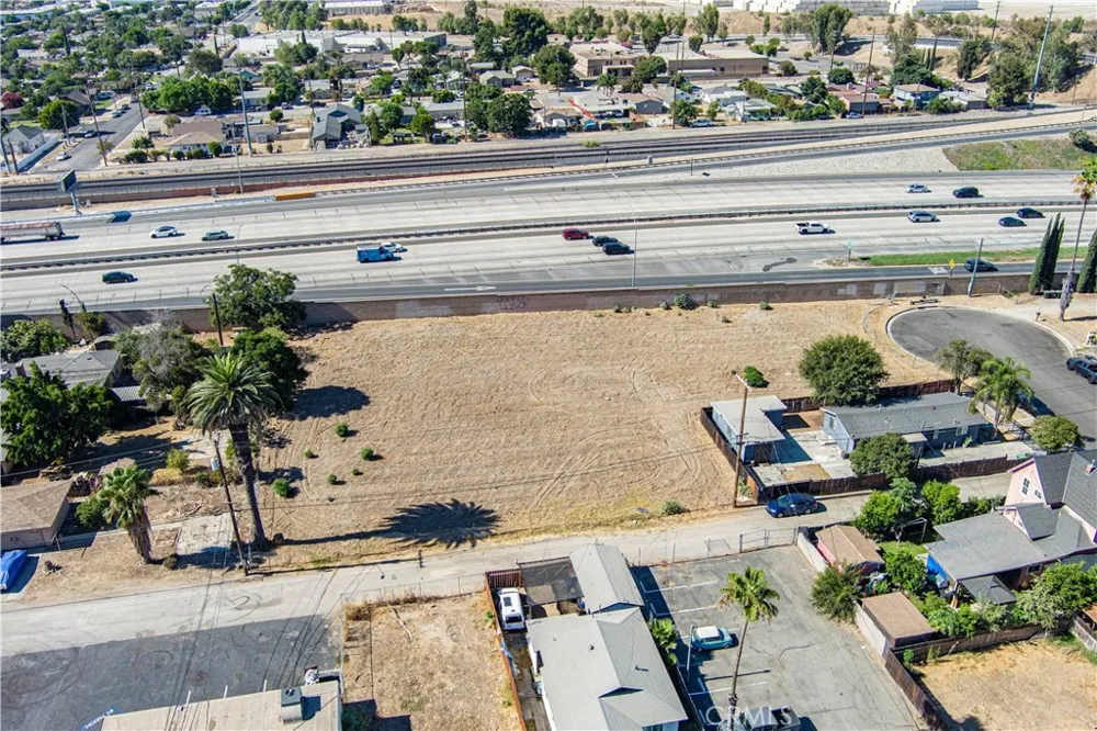 100 2nd Colton, CA 92324