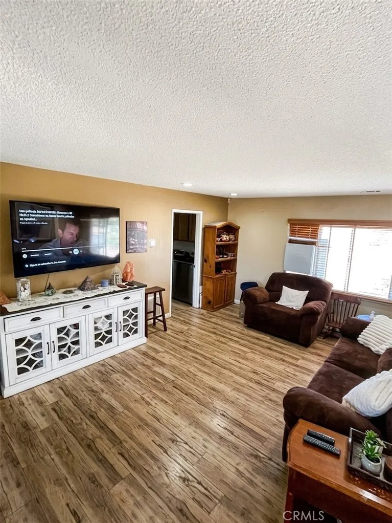 15893 Arbury Hesperia, CA 92345