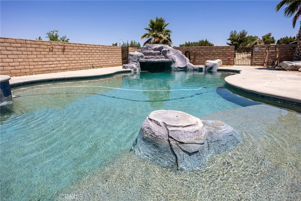 1220 Smoke Tree Pinon Hills, CA 92372