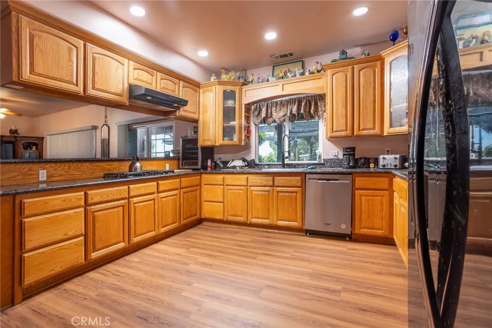 1220 Smoke Tree Pinon Hills, CA 92372