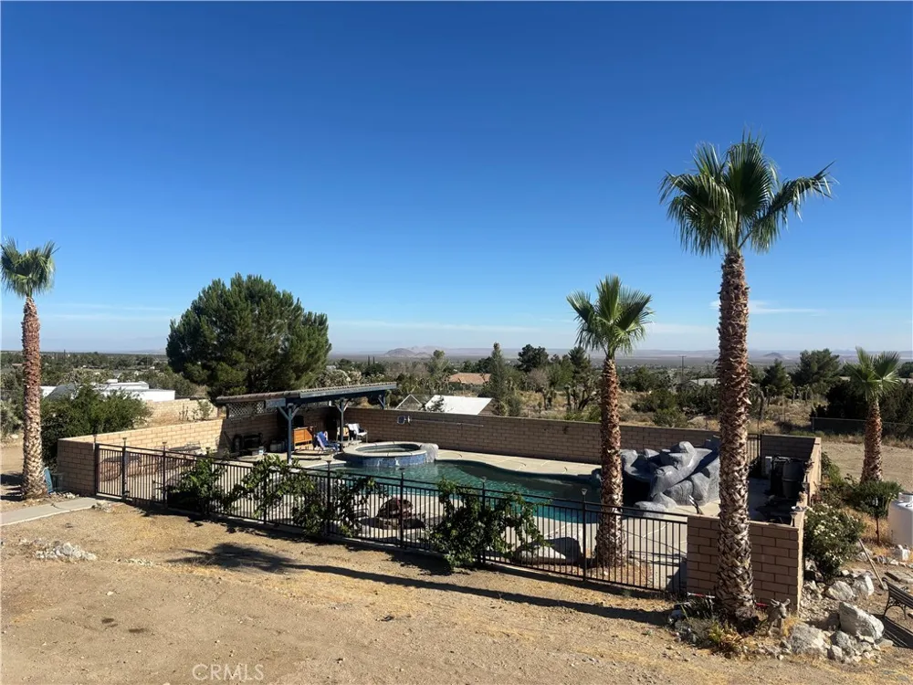 1220 Smoke Tree Pinon Hills, CA 92372