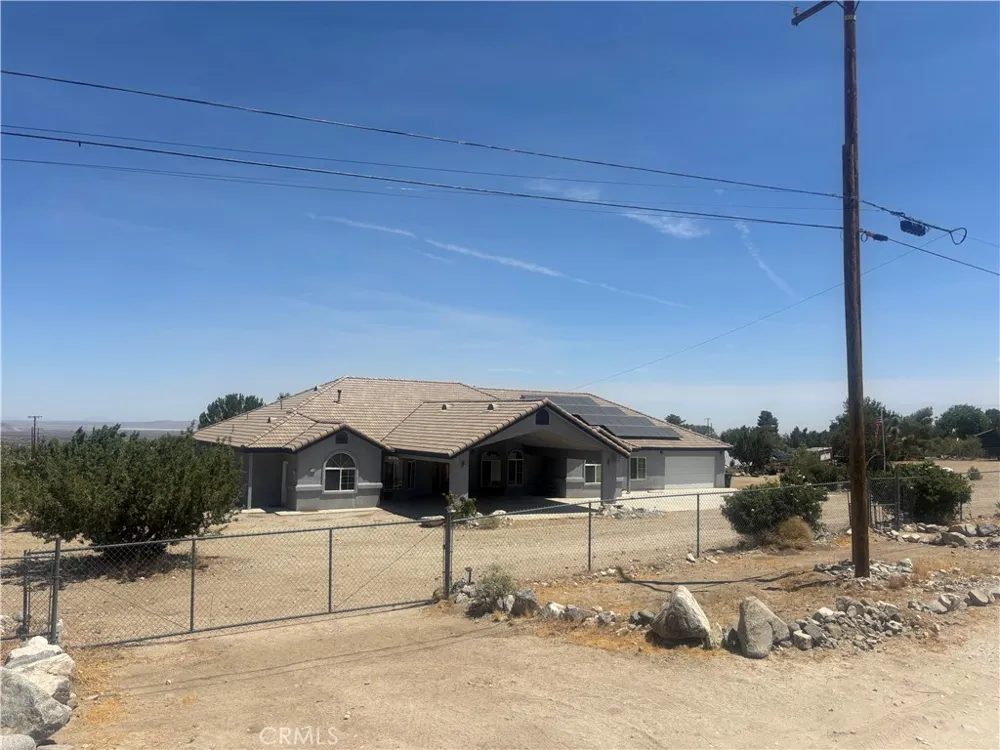 1220 Smoke Tree Pinon Hills, CA 92372