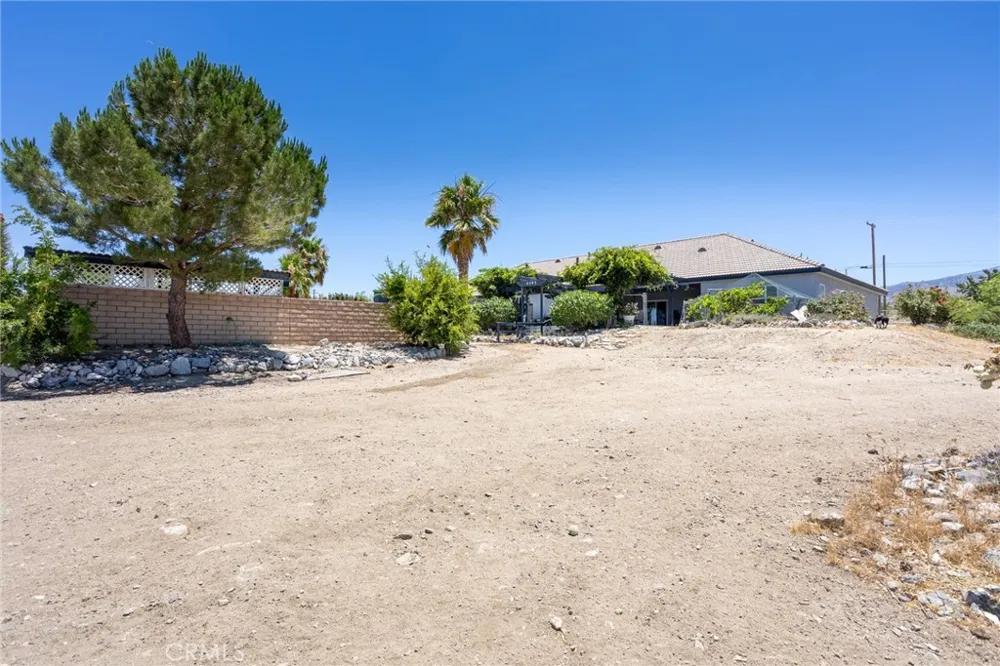 1220 Smoke Tree Pinon Hills, CA 92372