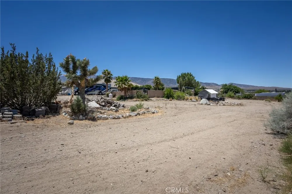 1220 Smoke Tree Pinon Hills, CA 92372