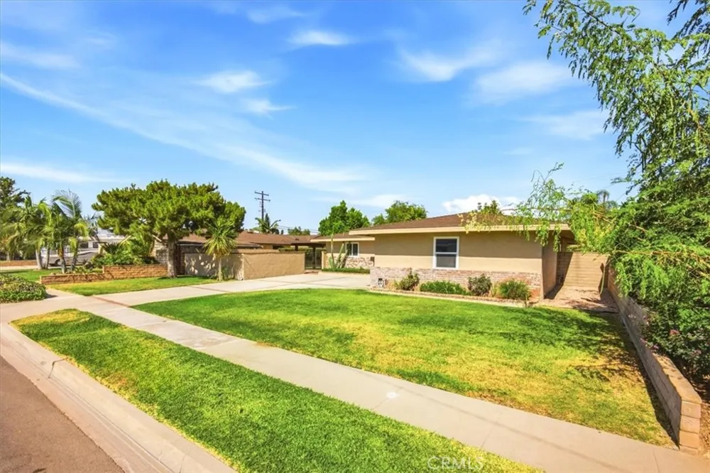 1623 S Lang West Covina, CA 91790