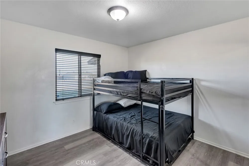 21011 Valencia Apple Valley, CA 92308
