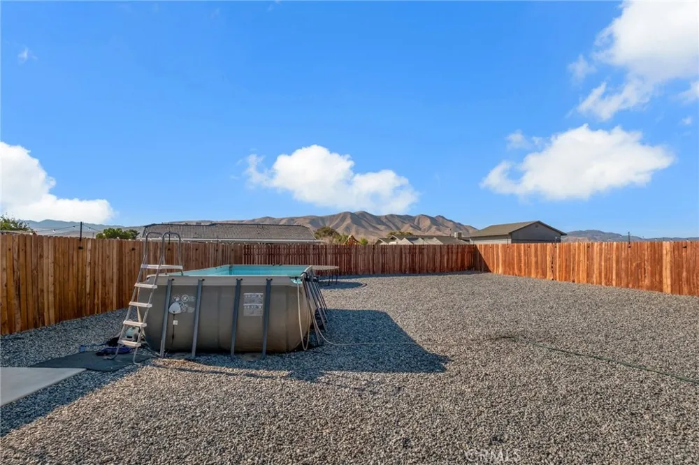 21011 Valencia Apple Valley, CA 92308