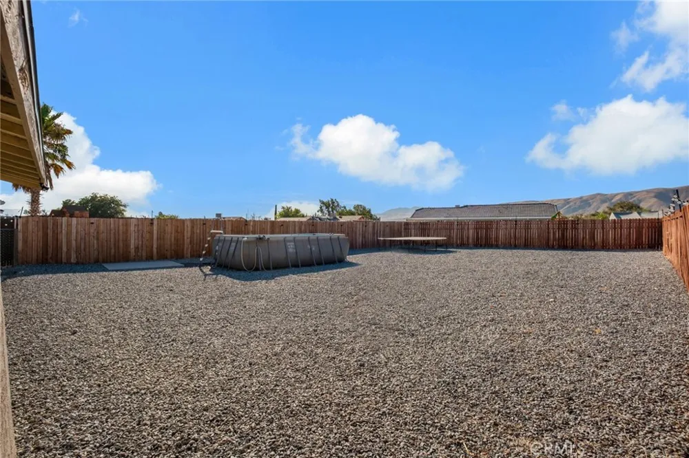 21011 Valencia Apple Valley, CA 92308