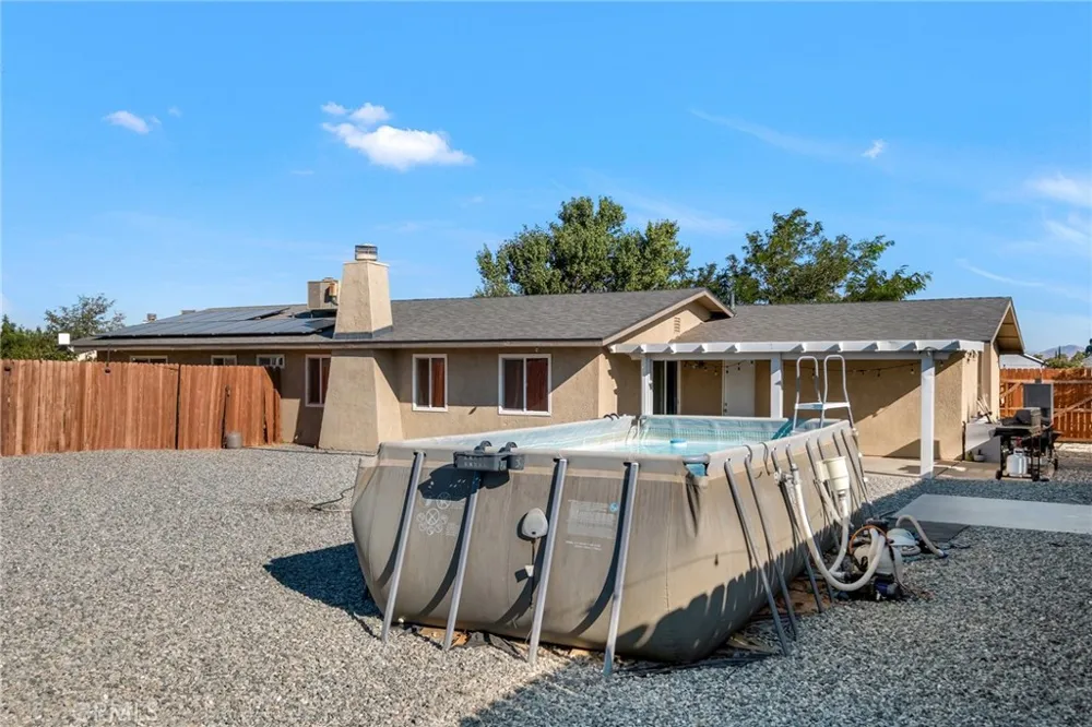 21011 Valencia Apple Valley, CA 92308