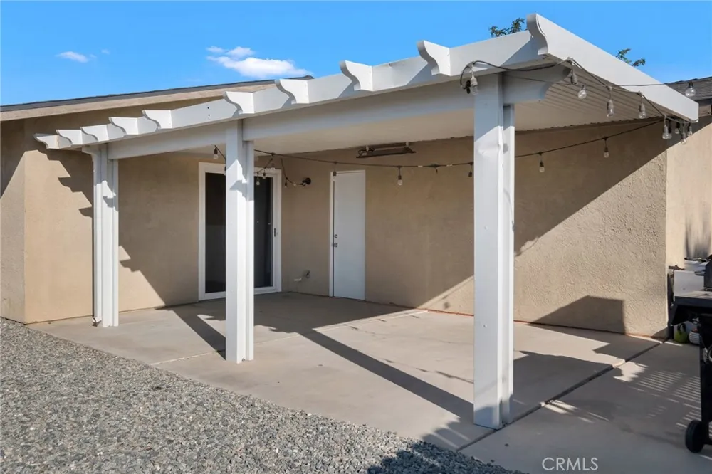 21011 Valencia Apple Valley, CA 92308