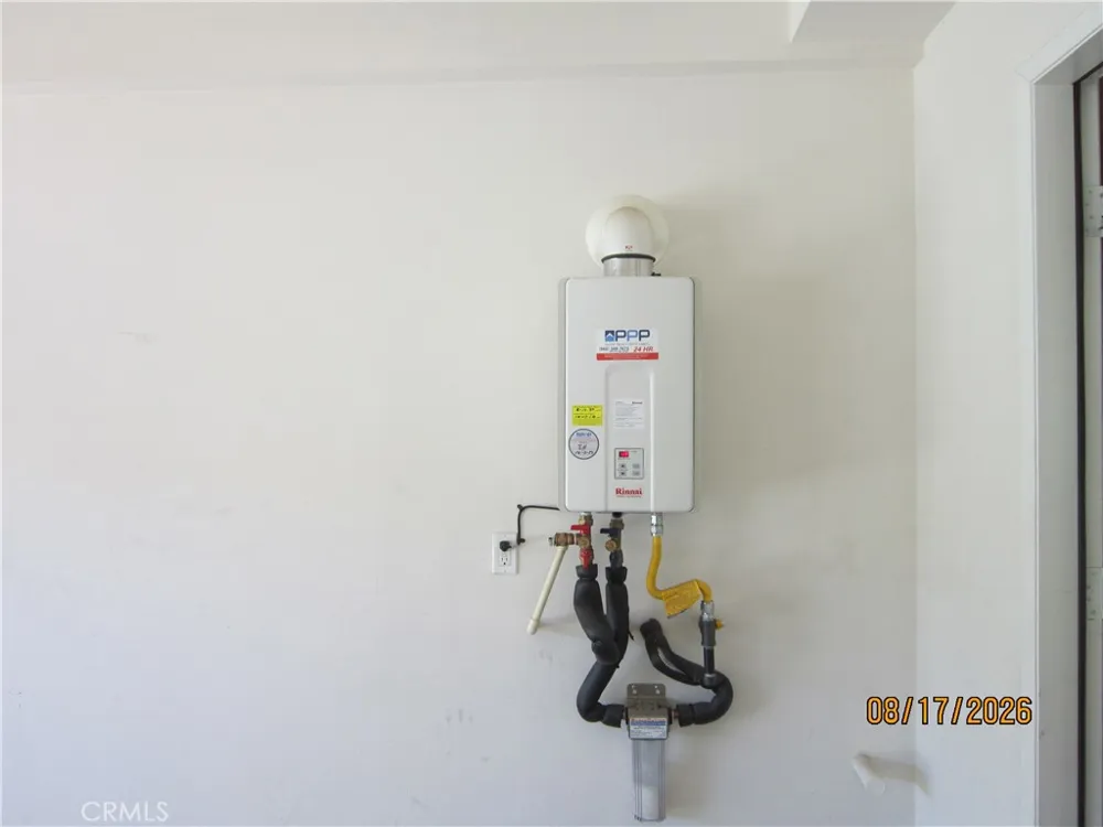 6101 Mariposa Banning, CA 92220