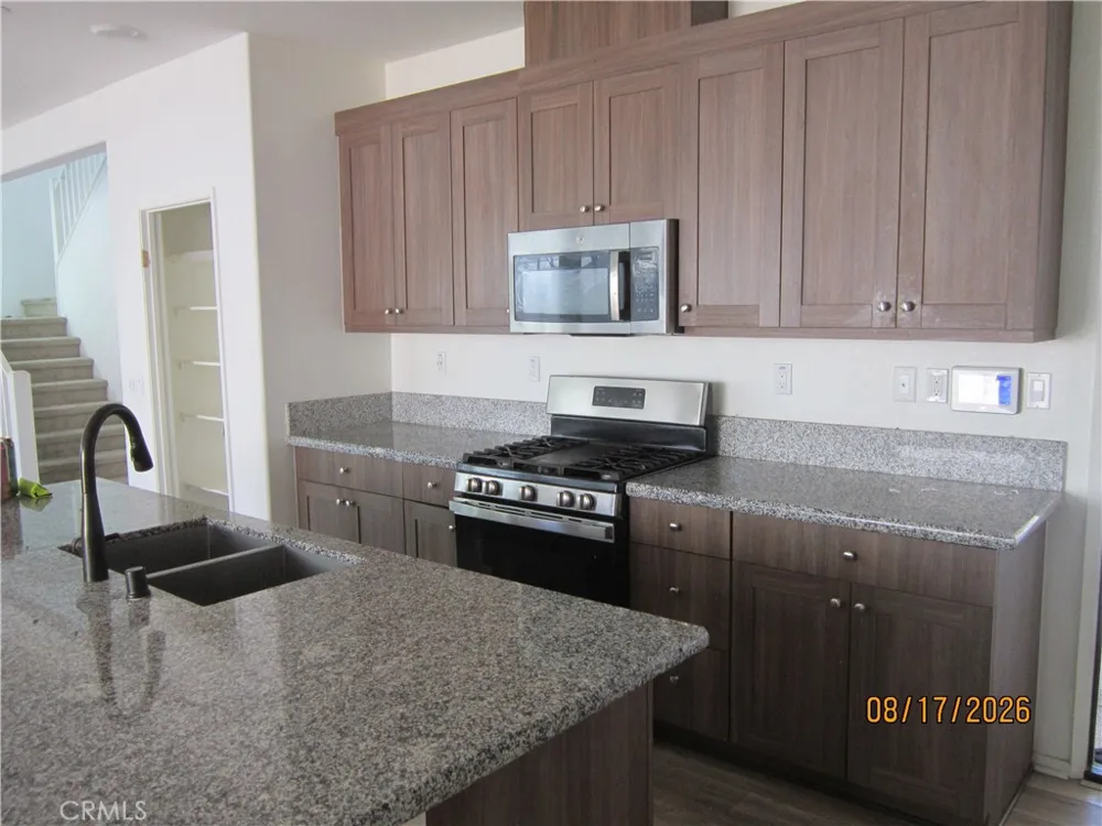 6101 Mariposa Banning, CA 92220